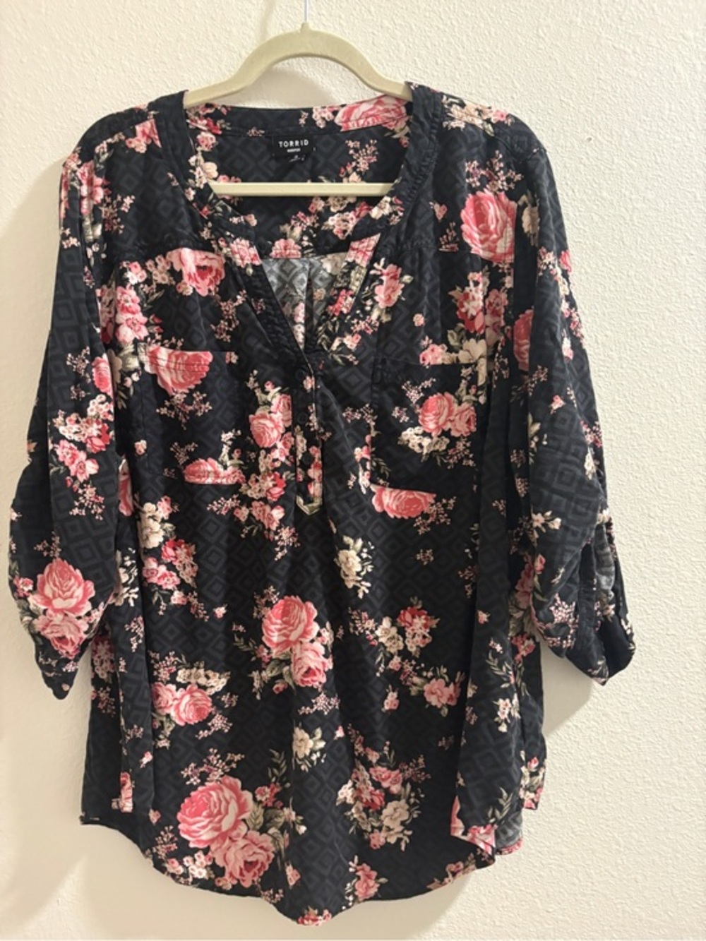 Torrid Harper Floral Blouse Size 3 Black Pink Cottagecore Roll Tab Tunic Plus